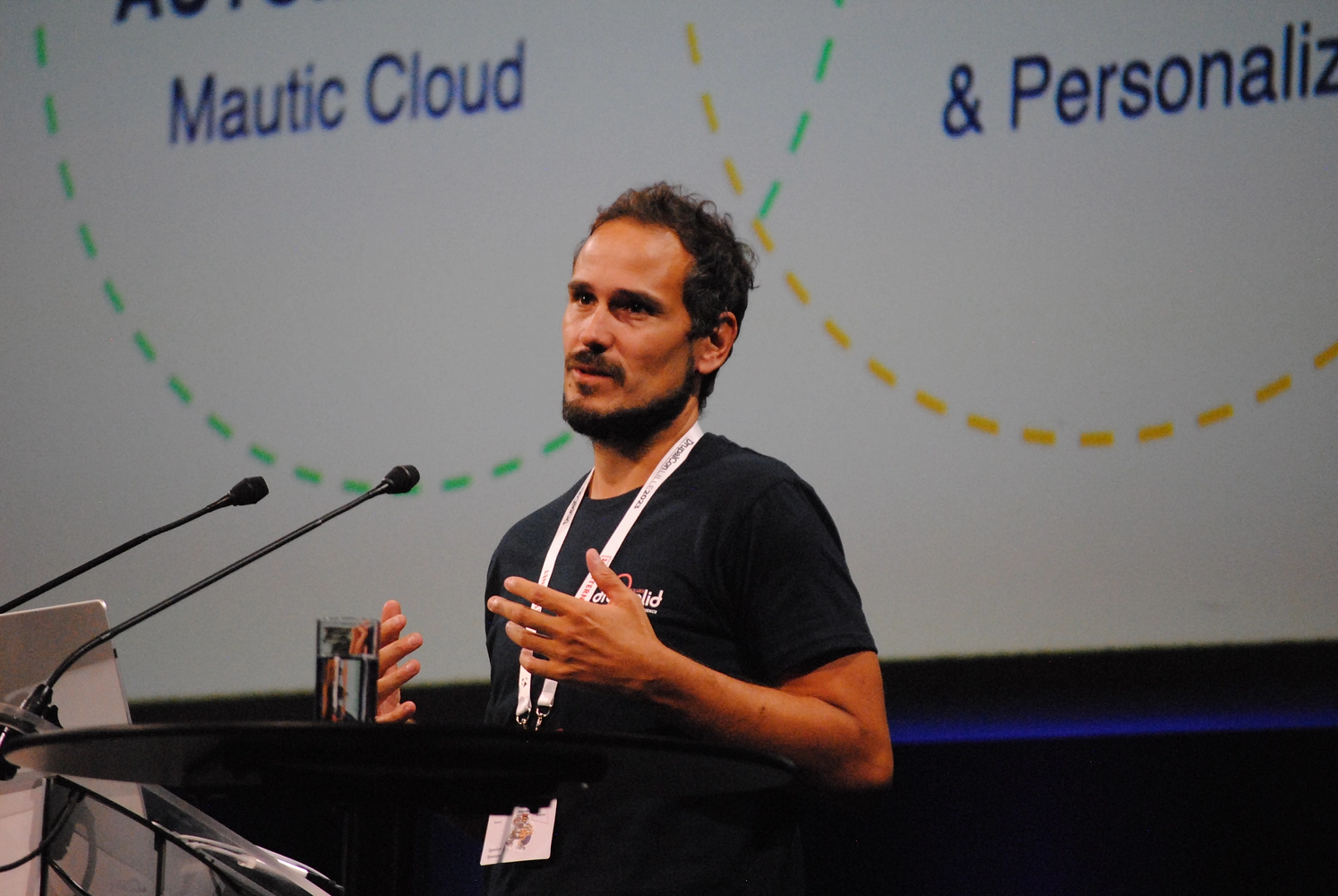 Imagen para los medios: Proposing Dominique De Cooman