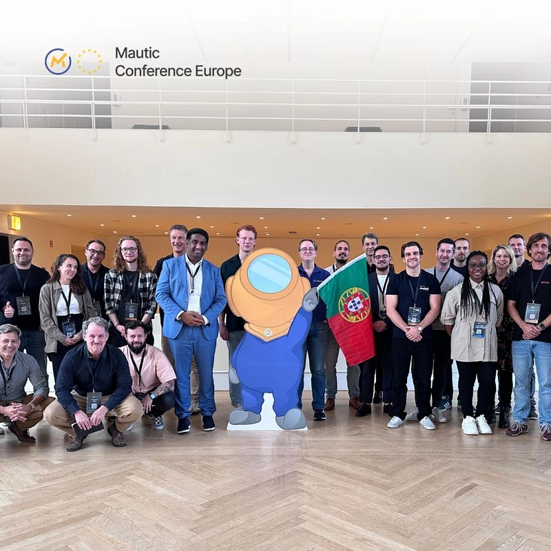 Imatge pels mitjans: Proposing Chandeep Khosa